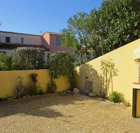 Agreable Maison Au Calme - Terrasse- Parking Prive - 4cap56 Апартаменты *